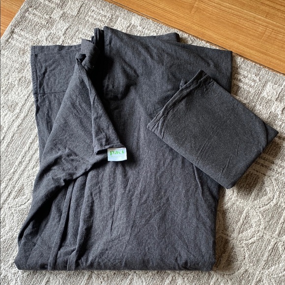 Pact organic cotton sheet and pillowcase - Picture 1 of 5